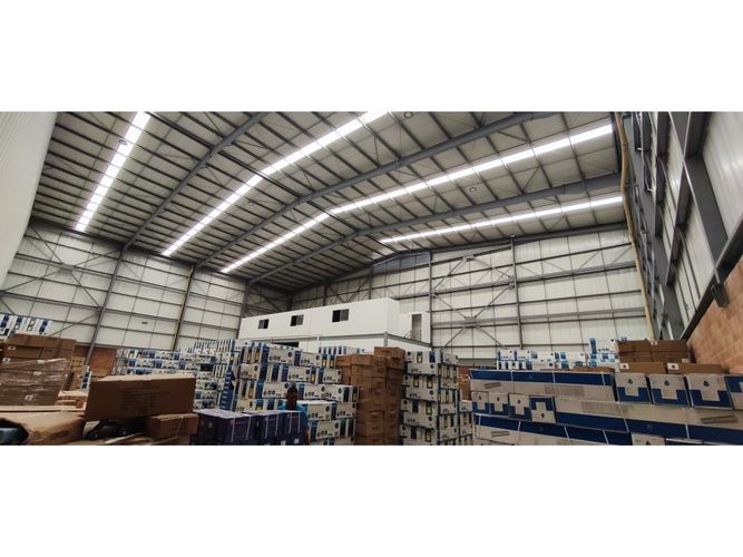 Bodega en arriendo en Arroyohondo, Cali, 1284 m² · foto 4 de 12