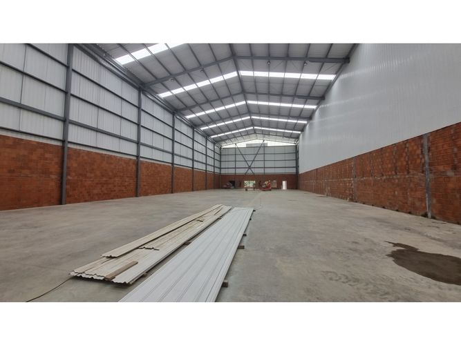 Bodega en arriendo en Arroyohondo, Cali, 1497 m² · foto 11 de 12