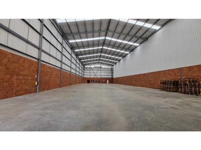Bodega en arriendo en Arroyohondo, Cali, 1497 m² · foto 12 de 12