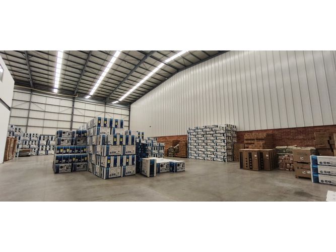 Bodega en arriendo en Arroyohondo, Cali, 1284 m² · foto 6 de 12