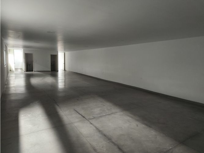 Bodega en arriendo en Arroyohondo, Cali, 1295 m² · foto 7 de 7