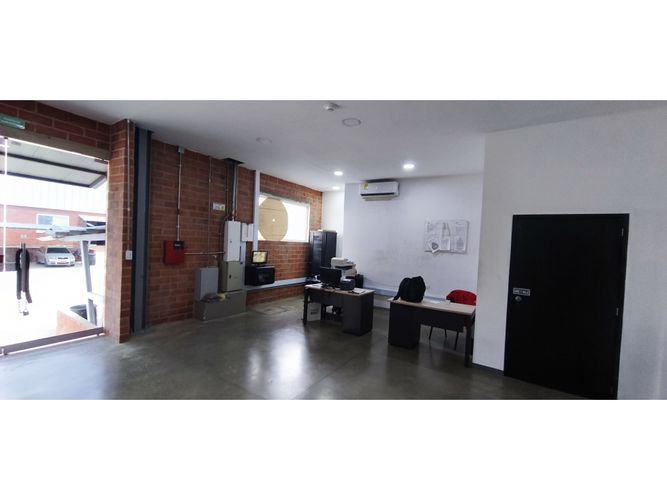 Bodega en arriendo en Arroyohondo, Cali, 1284 m² · foto 9 de 12