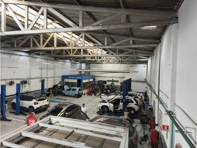 Bodega en arriendo en Los Cambulos, Cali, 487 m² · foto 2 de 12
