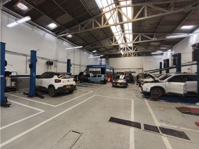 Bodega en arriendo en Los Cambulos, Cali, 487 m² · foto 3 de 12