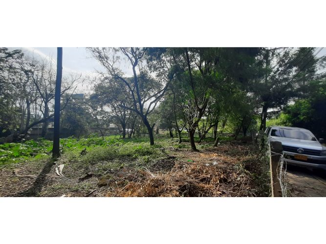 Lote en venta en Pance, Cali, 3200 m² · foto 2 de 8