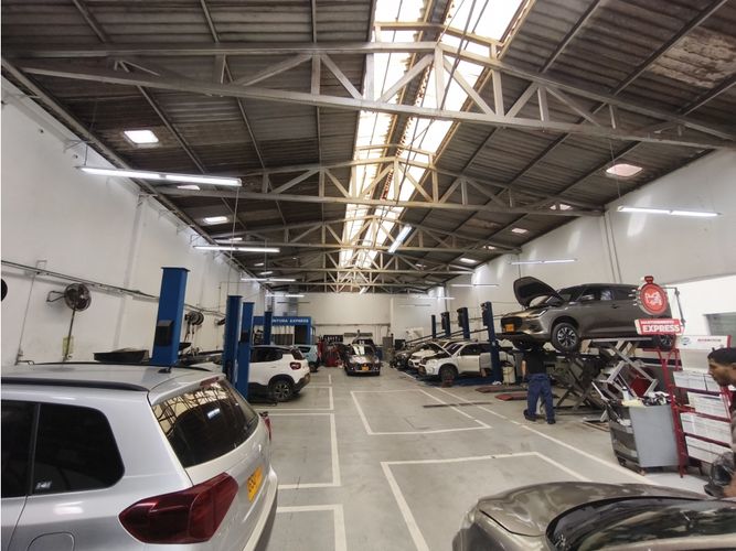 Bodega en arriendo en Los Cambulos, Cali, 487 m² · foto 6 de 12
