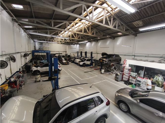 Bodega en arriendo en Los Cambulos, Cali, 487 m² · foto 8 de 12