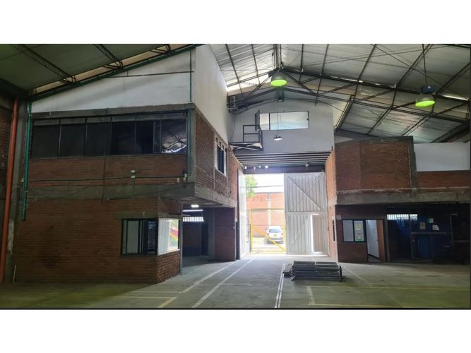 Bodega en arriendo en Acopi, Yumbo, 1000 m² · foto 3 de 5