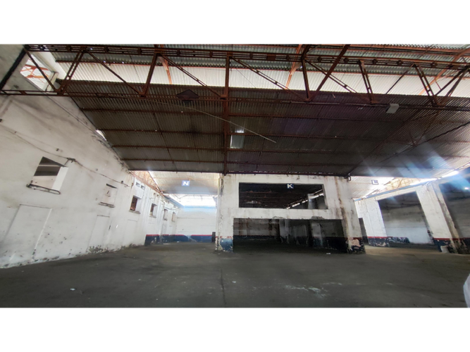 Bodega en arriendo en Troncal, Cali, 3100 m² · foto 2 de 6