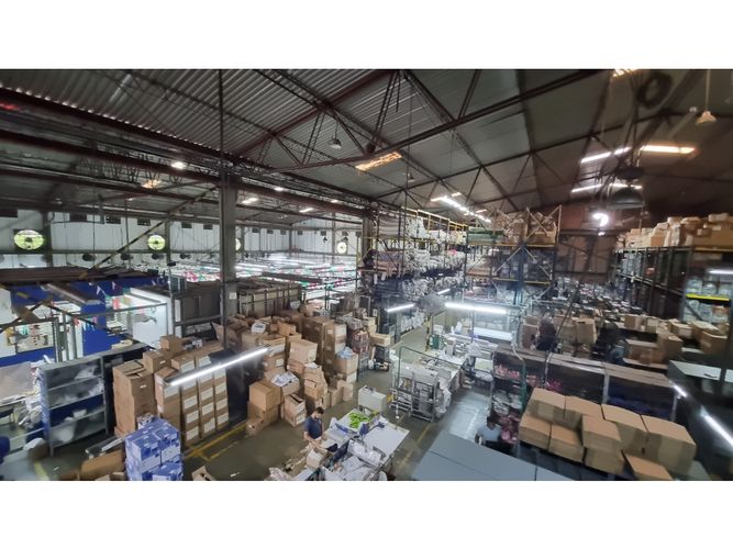 Bodega en arriendo en Flora Industrial, Cali, 2803 m² · foto 2 de 16