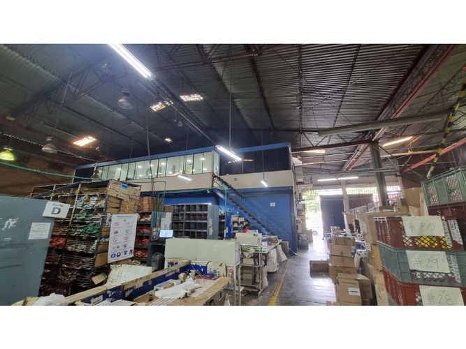 Bodega en arriendo en Flora Industrial, Cali, 2803 m² · foto 4 de 16