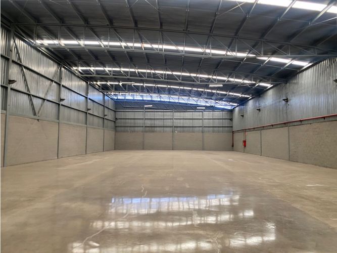 Bodega en arriendo en Arroyohondo, Yumbo, 1228 m² · foto 2 de 6