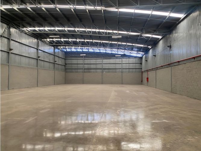 Bodega en arriendo en Arroyohondo, Yumbo, 1228 m² · foto 3 de 6