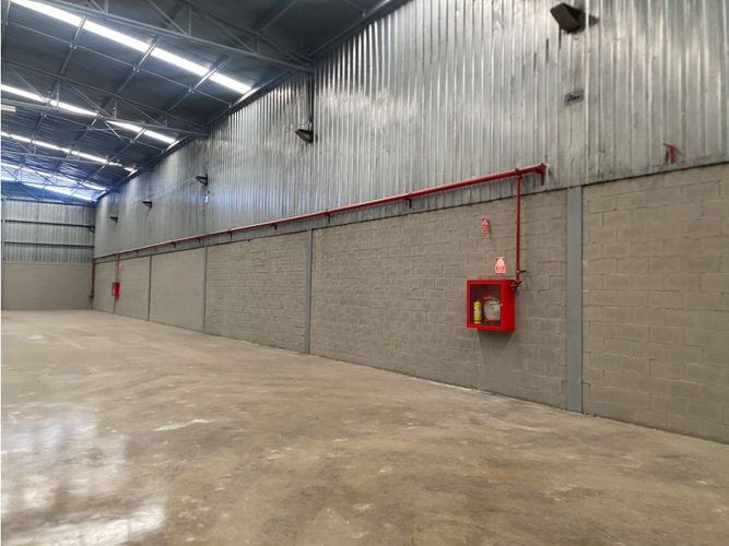 Bodega en arriendo en Arroyohondo, Yumbo, 1228 m² · foto 4 de 6