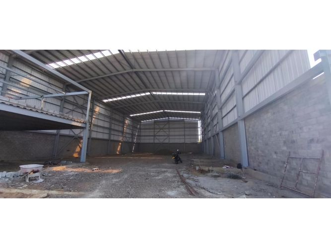 Bodega en arriendo en Acopi, Yumbo, 1605 m² · foto 2 de 6