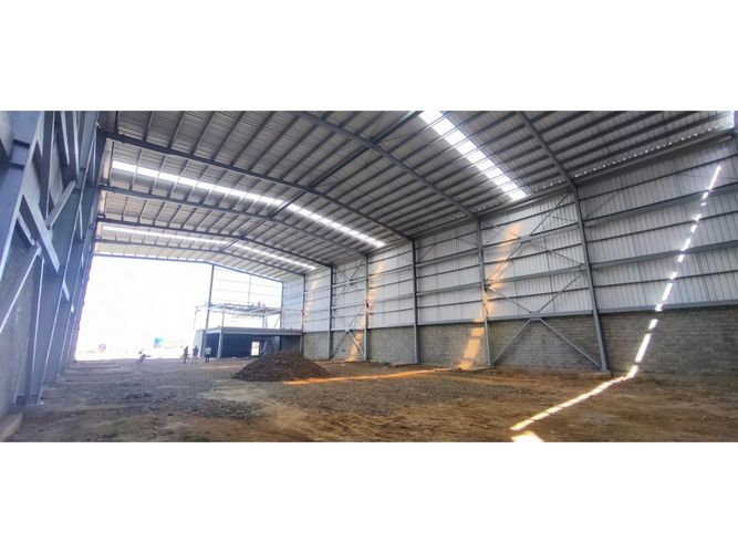 Bodega en arriendo en Acopi, Yumbo, 1605 m² · foto 3 de 6
