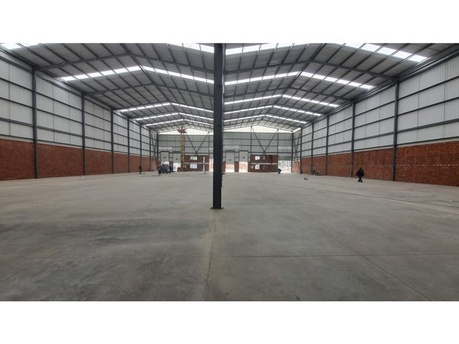 Bodega en arriendo en Arroyohondo, Cali, 2994 m² · foto 2 de 7