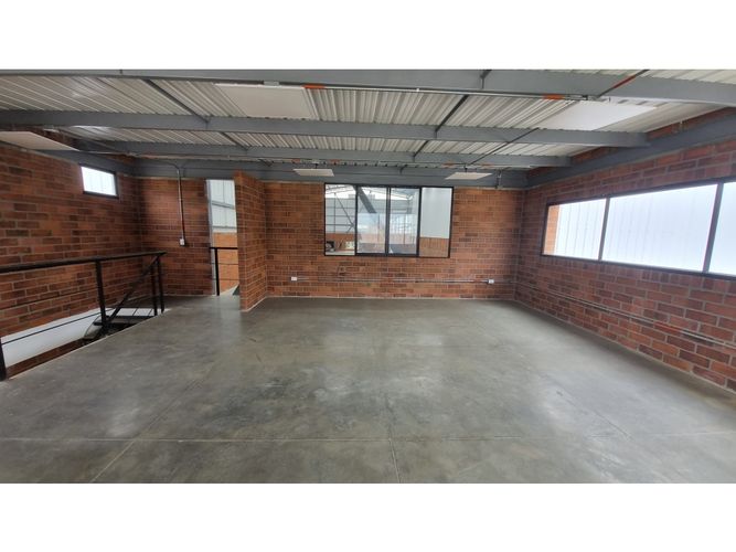 Bodega en arriendo en Arroyohondo, Cali, 2994 m² · foto 4 de 7