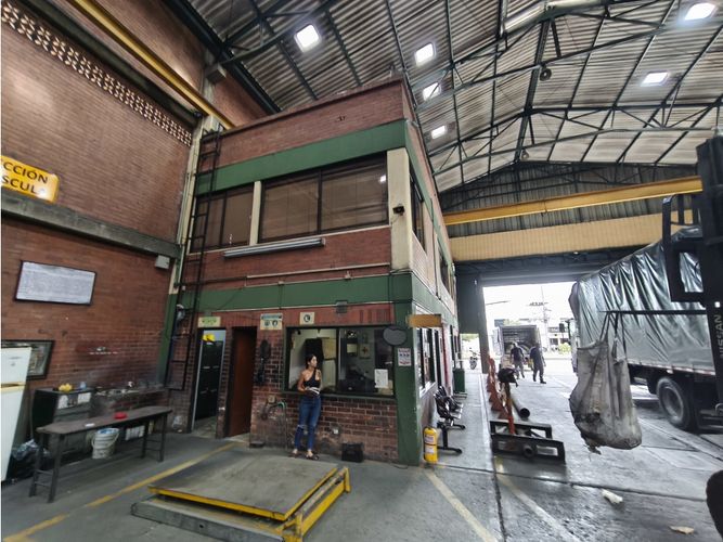 Bodega en arriendo en Las Delicias, Cali, 1180 m² · foto 3 de 13