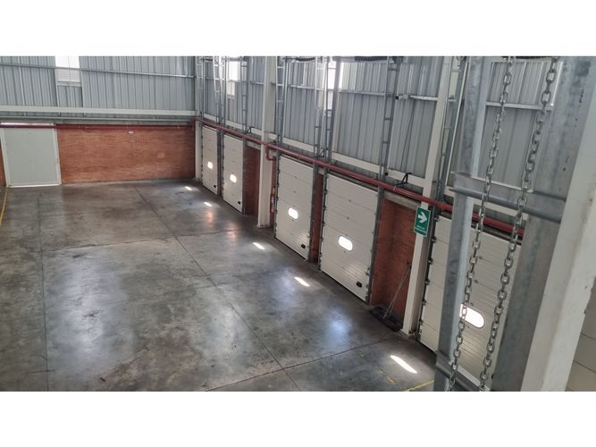 Bodega en arriendo en Acopi, Cali, 2030 m² · foto 4 de 5
