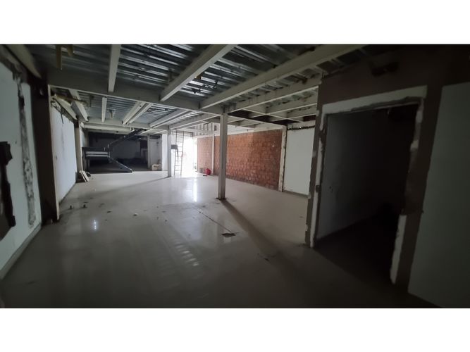 Local en arriendo en Sucre, Cali, 330 m² · foto 2 de 7