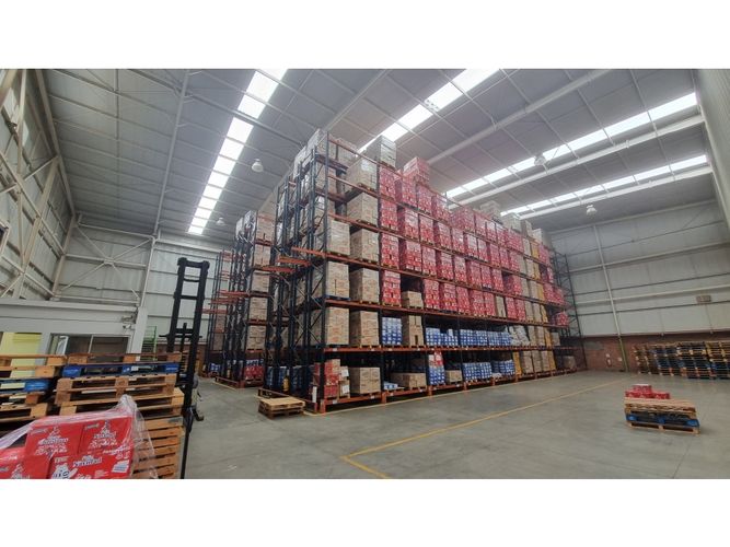 Bodega en arriendo en Acopi, Cali, 1050 m² · foto 4 de 11