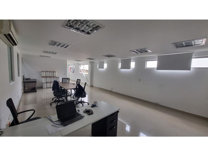 Bodega en arriendo en Acopi, Cali, 1050 m² · foto 10 de 11