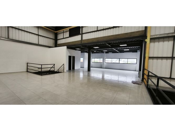 Bodega en arriendo en Acopi, Yumbo, 924 m² · foto 10 de 12