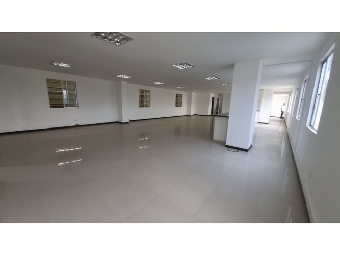 Bodega en arriendo en Acopi, Yumbo, 2185 m² · foto 4 de 8