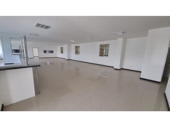 Bodega en arriendo en Acopi, Yumbo, 2185 m² · foto 6 de 8
