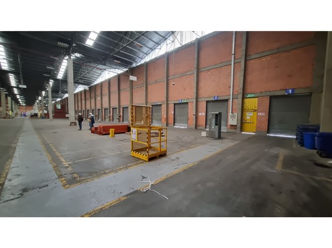 Bodega en arriendo en Cr. Cibeles, Madrid · foto 5 de 8