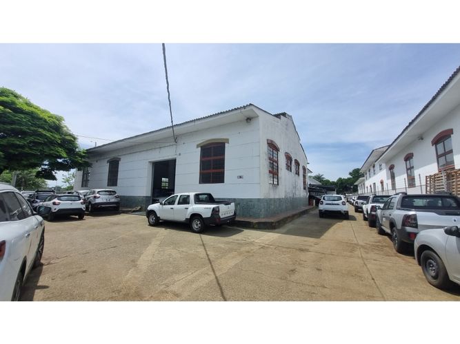 Local en arriendo en El Piloto I Etapa, Jamundí, 919 m² · foto 7 de 7