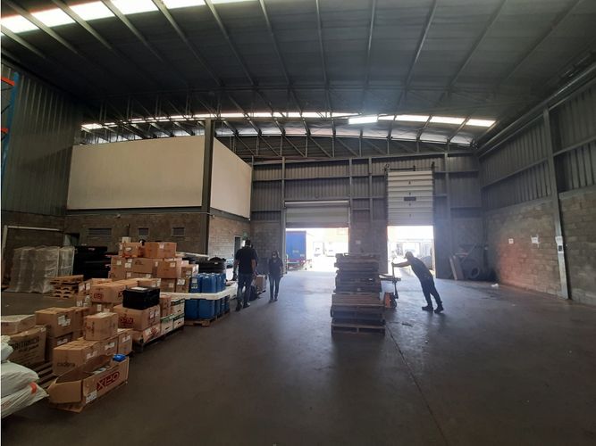 Bodega en arriendo en Acopi, Cali, 1117 m² · foto 3 de 5