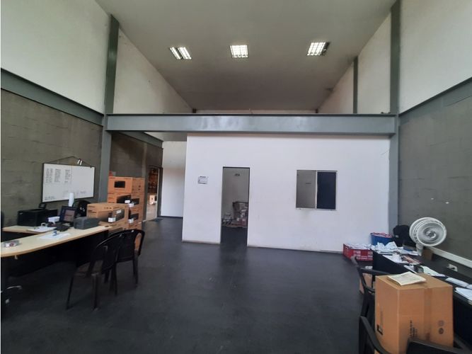 Bodega en arriendo en Acopi, Cali, 1117 m² · foto 5 de 5