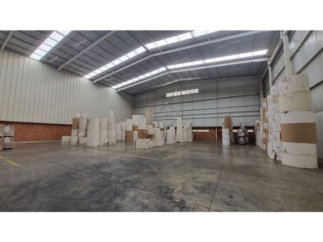 Bodega en arriendo en Sameco, Cali, 1100 m² · foto 2 de 7