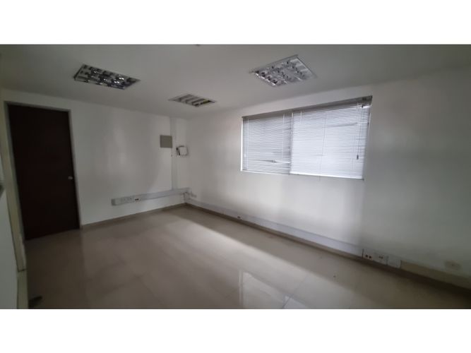 Bodega en arriendo en Sameco, Cali, 1100 m² · foto 4 de 7