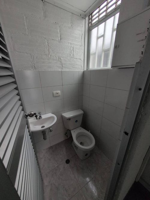 Bodega en arriendo en Viviendas Del Sur, Medellín, 164 m² · foto 2 de 5