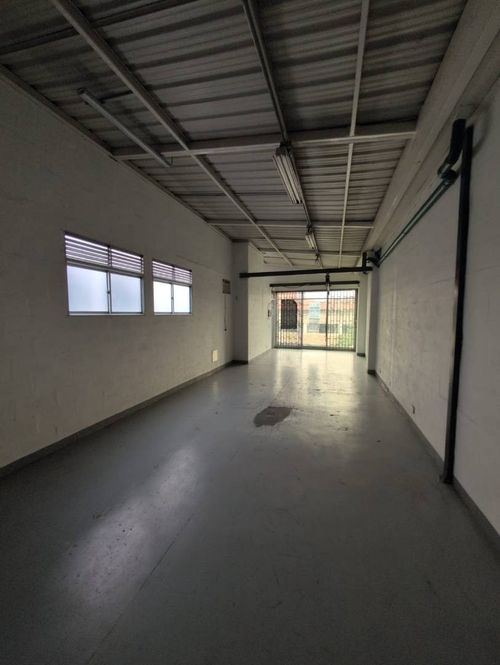 Bodega en arriendo en Viviendas Del Sur, Medellín, 164 m² · foto 5 de 5