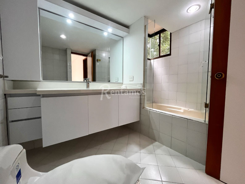 Apartamento en arriendo en El Poblado, Medellín · foto 9 de 18