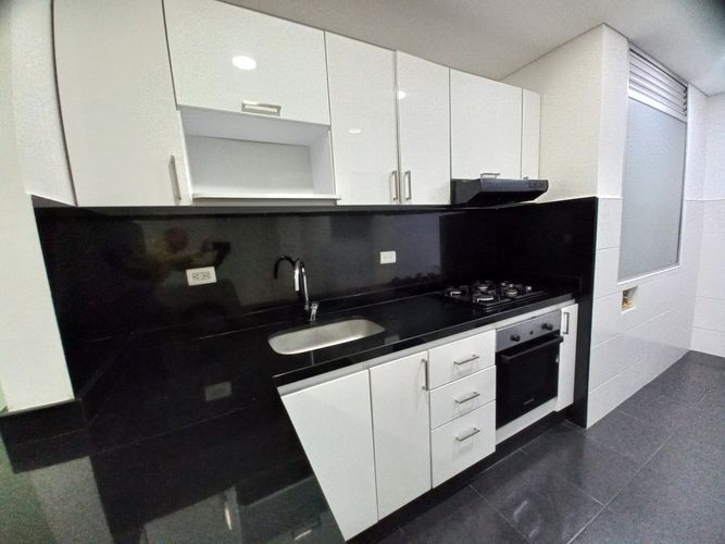 Apartamento de 3 alcobas en venta en La Pola, Ibagué, 85 m² · foto 18 de 24