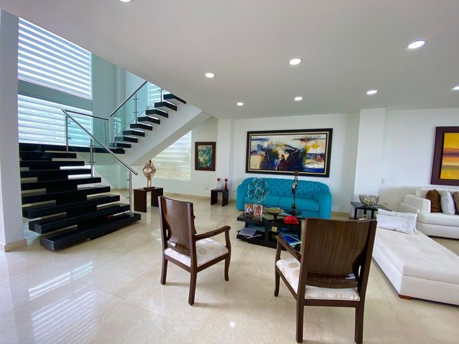 Casa de 4 alcobas en venta en Ruitoque, Floridablanca, 600 m² · foto 2 de 14