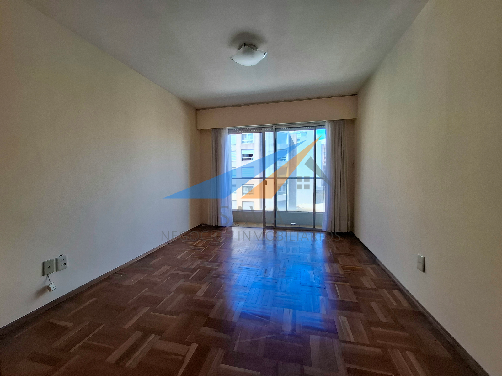 Alquiler Apartamento 4 Dormitorios en Pocitos! Cochera Incluida. Piso Alto! · Foto 10