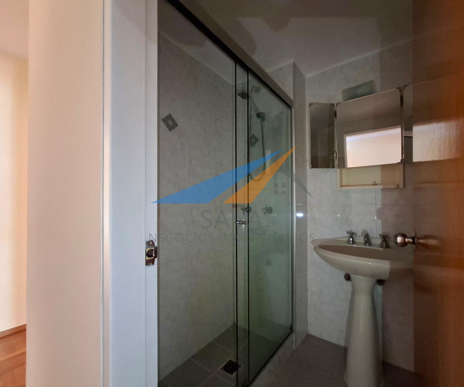 Alquiler Apartamento 4 Dormitorios en Pocitos! Cochera Incluida. Piso Alto! · Foto 8