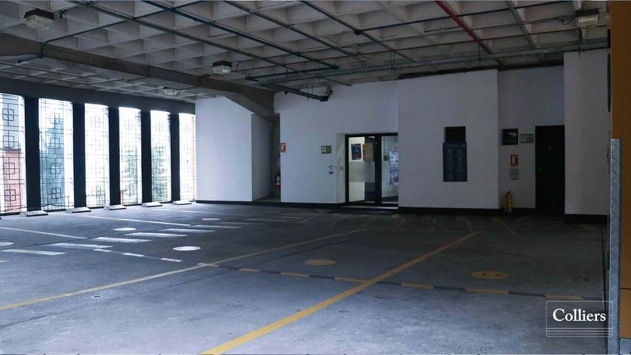 Edificio en venta en El Castillo, Medellín, 1647 m² · foto 4 de 21