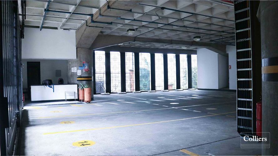 Edificio en venta en El Castillo, Medellín, 1647 m² · foto 6 de 21