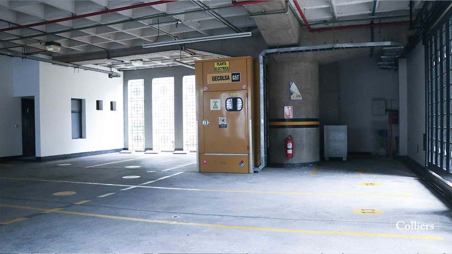 Edificio en venta en El Castillo, Medellín, 1647 m² · foto 9 de 21
