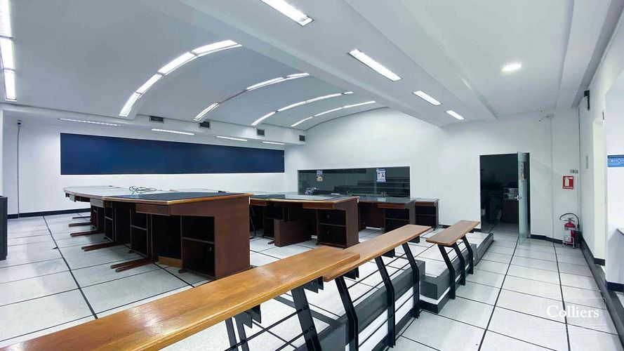 Edificio en venta en El Castillo, Medellín, 1647 m² · foto 18 de 21