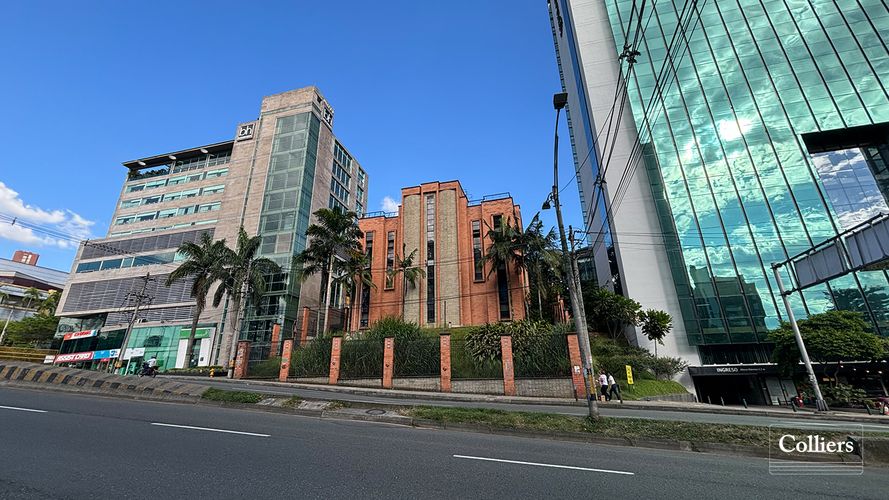 Edificio en venta en El Castillo, Medellín, 1647 m² · foto 19 de 21