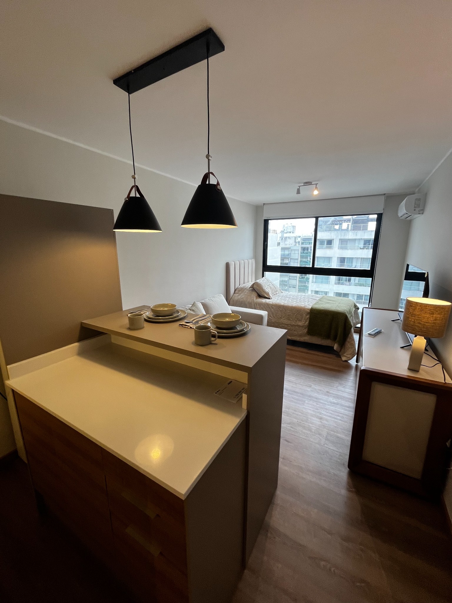 POCITOS ALQUILO APARTAMENTO MONOAMBIENTE TOTALMENTE EQUIPADO A ESTRENAR