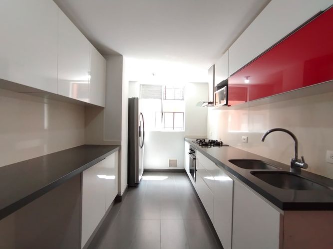 Apartamento de 2 alcobas en venta en Santa Barbara Occidental, Bogotá, 115 m² · foto 7 de 24